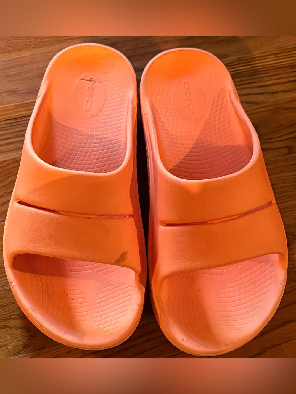 OOFOS OOahh Limited Slide, Coral, Size M8/W10
